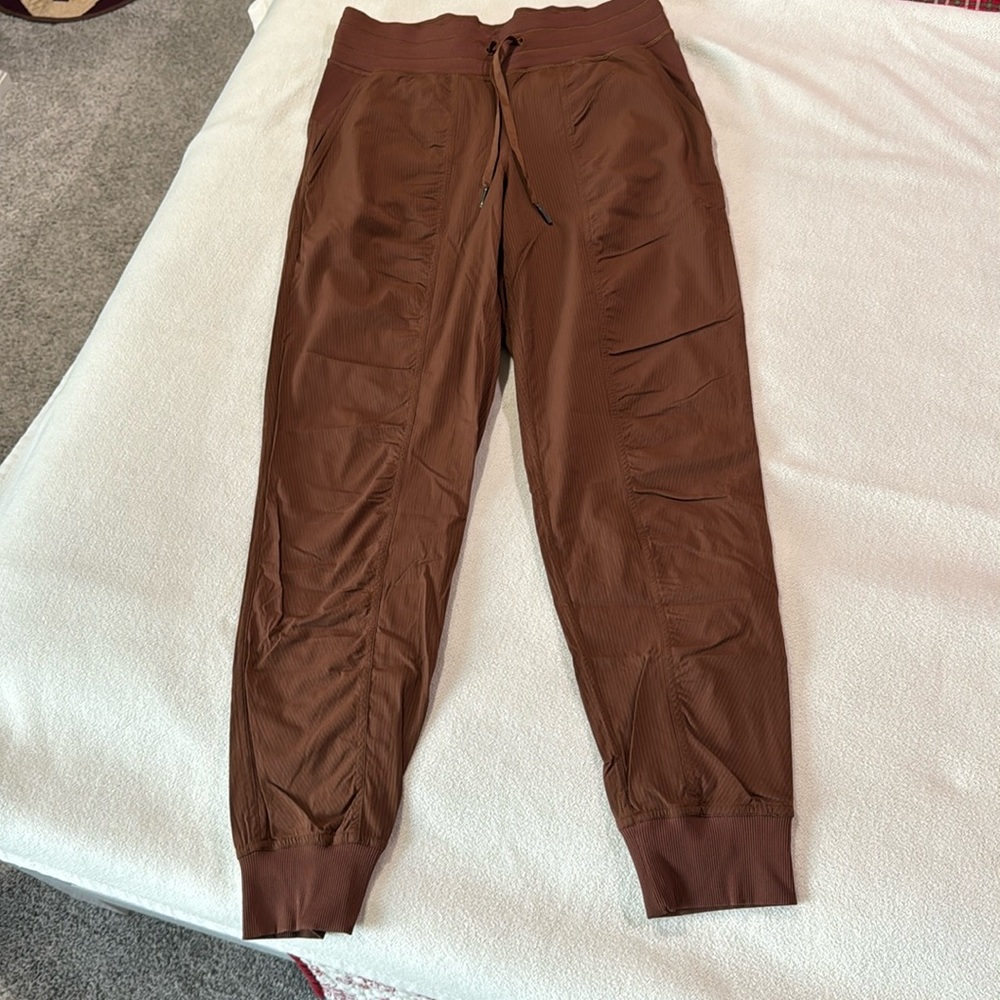Lululemon Brown Dance Studio Mid Rise Jogger full length Sz 6